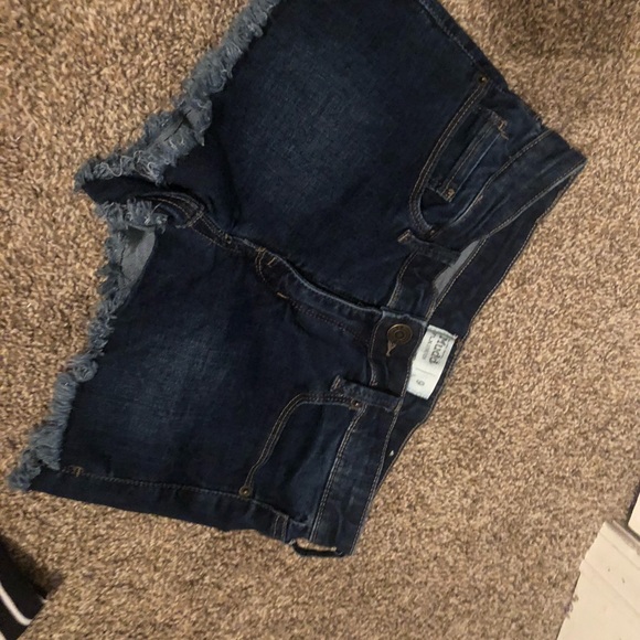 Clothes - Picture 3 of 6